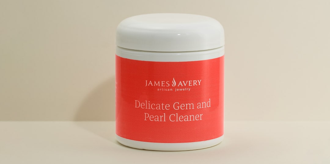 Delicate gem and pearl cleaner.